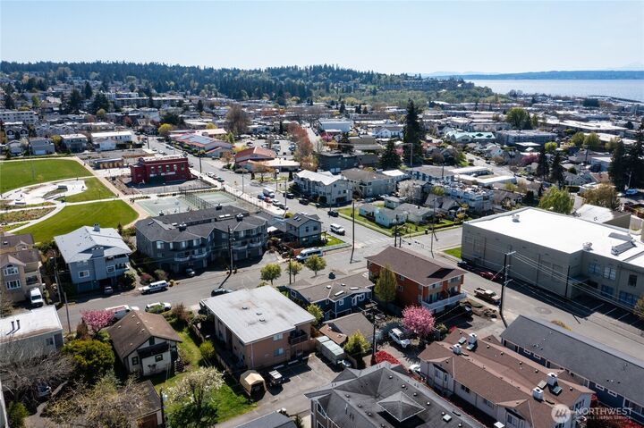 Property Photo:  621  Daley Street  WA 98020 