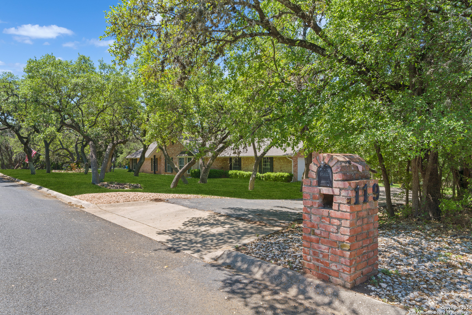 Property Photo: 119 W Mossy Cup St TX 78231