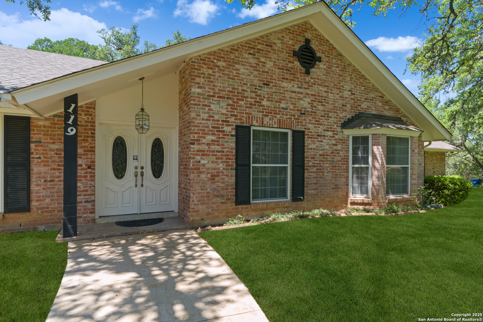Property Photo: 119 W Mossy Cup St TX 78231