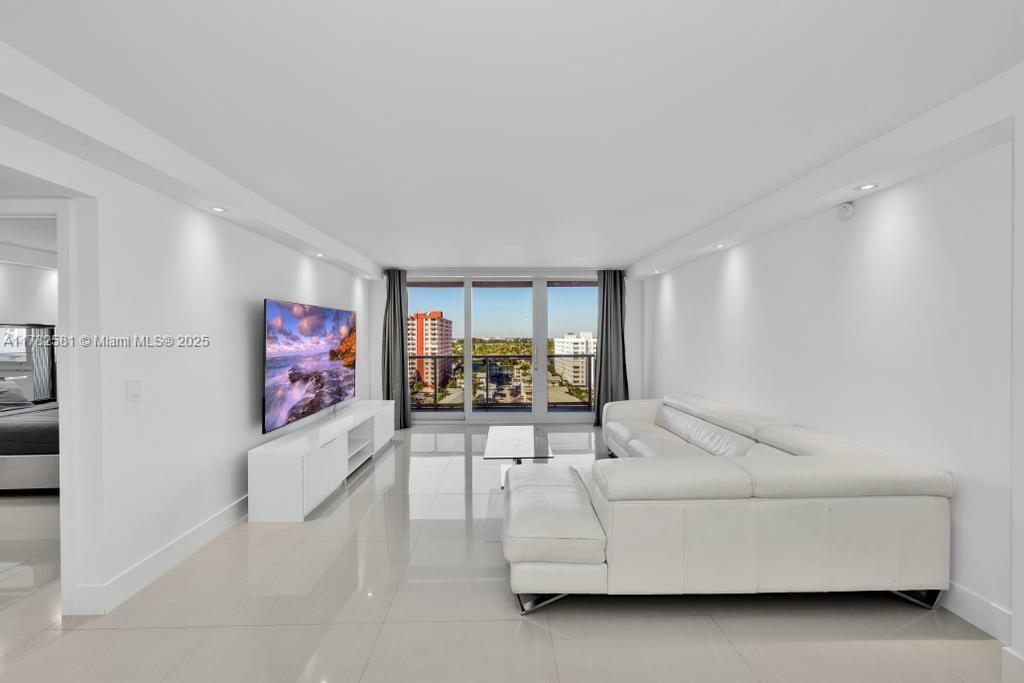 3140 S Ocean Dr 1011  Hallandale Beach FL 33009 photo