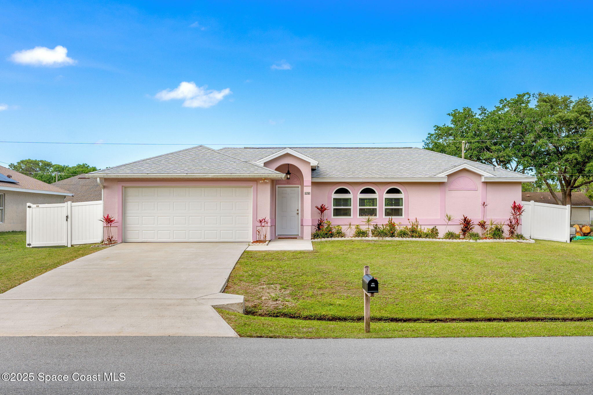 Property Photo: 1421 Sandusky Street SE FL 32909
