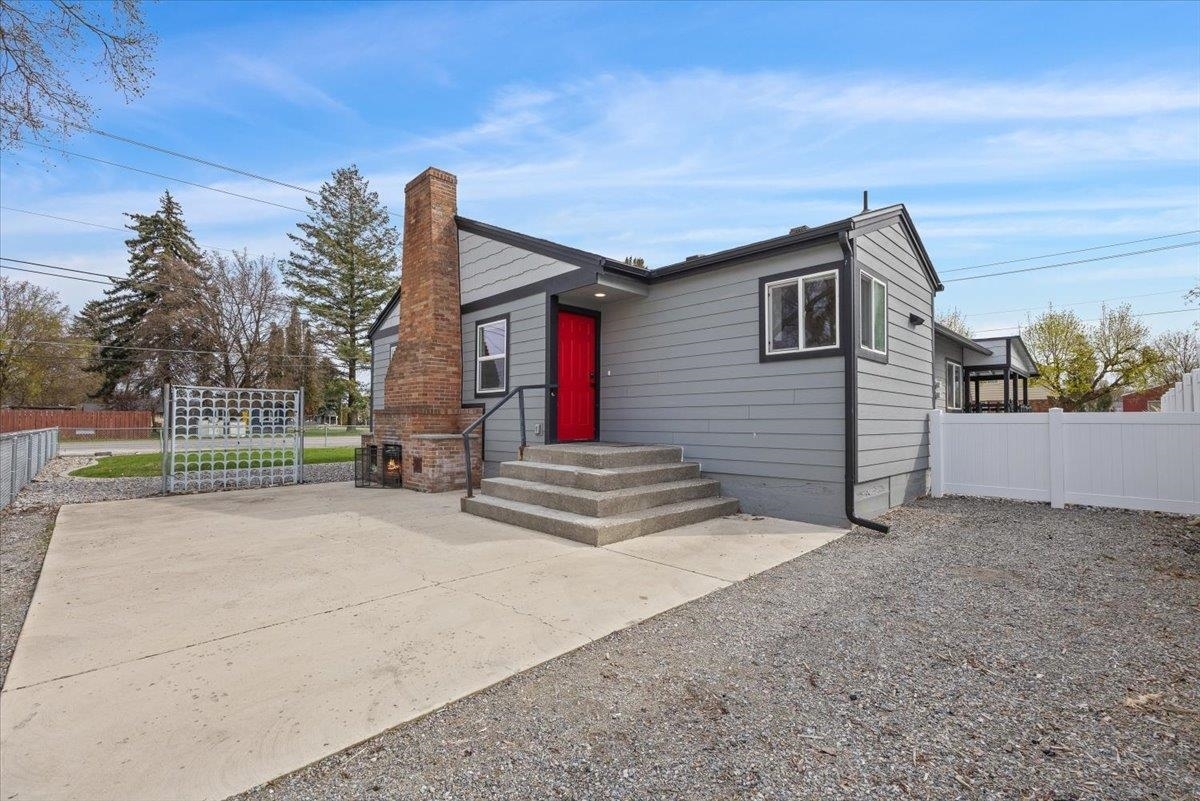 18222 E Sprague Ave  Spokane Valley WA 99016 photo