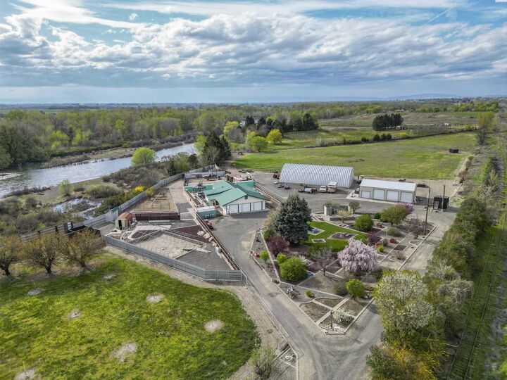 Property Photo:  1202 W Hudson Rd  WA 98932 