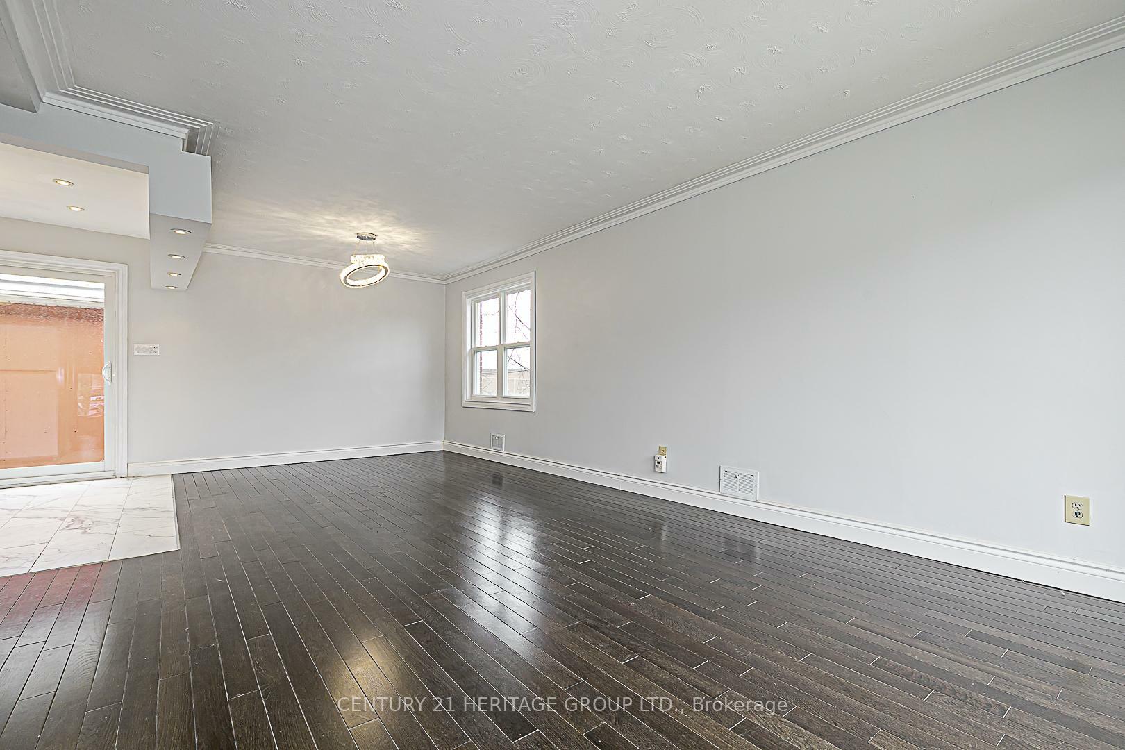 Photo de la propriété: 53 Wilstead Drive ON L3Y 4T8