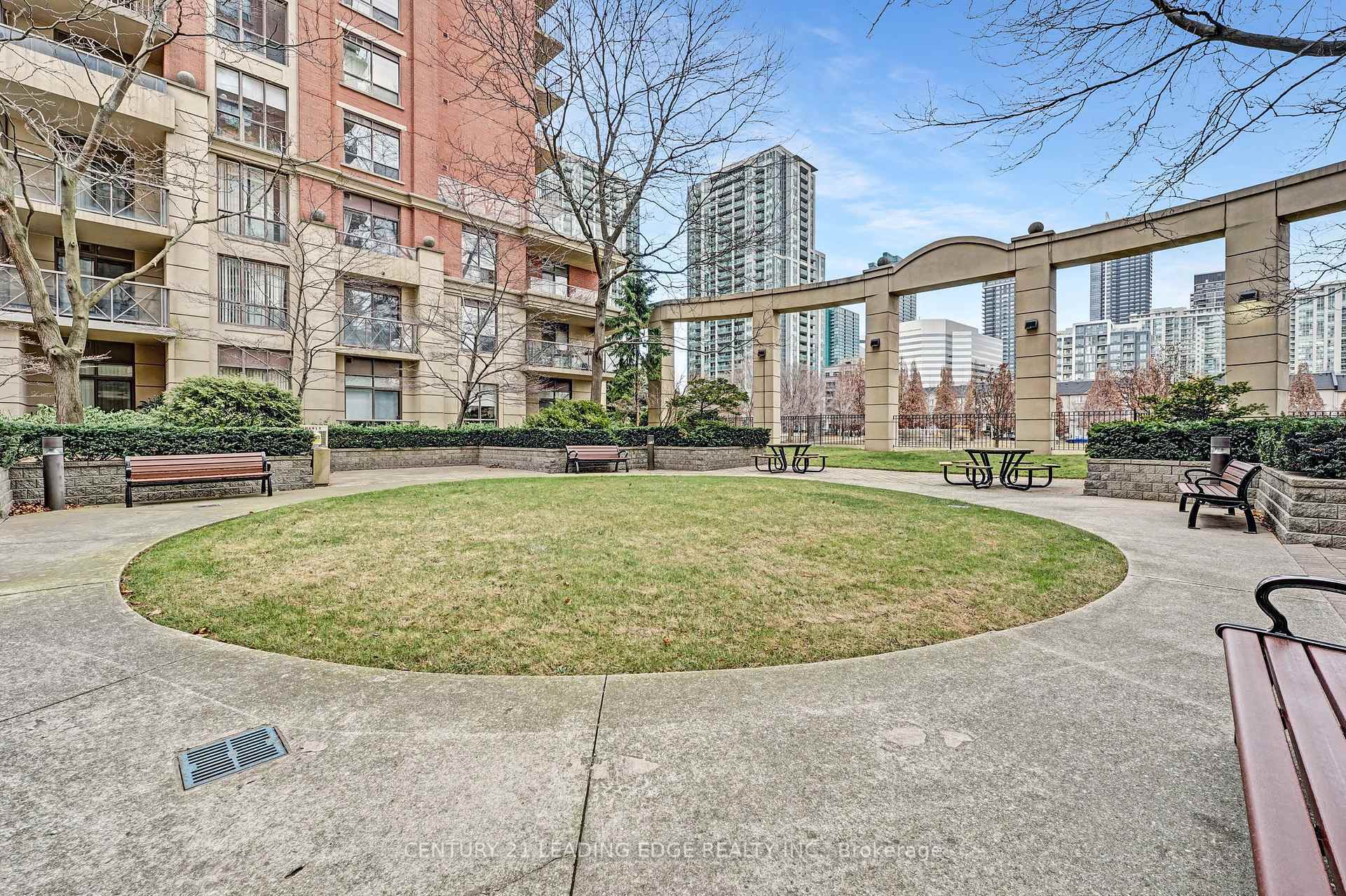 Photo de la propriété: 55 Harrison Garden Boulevard 905 ON M2N 7G3