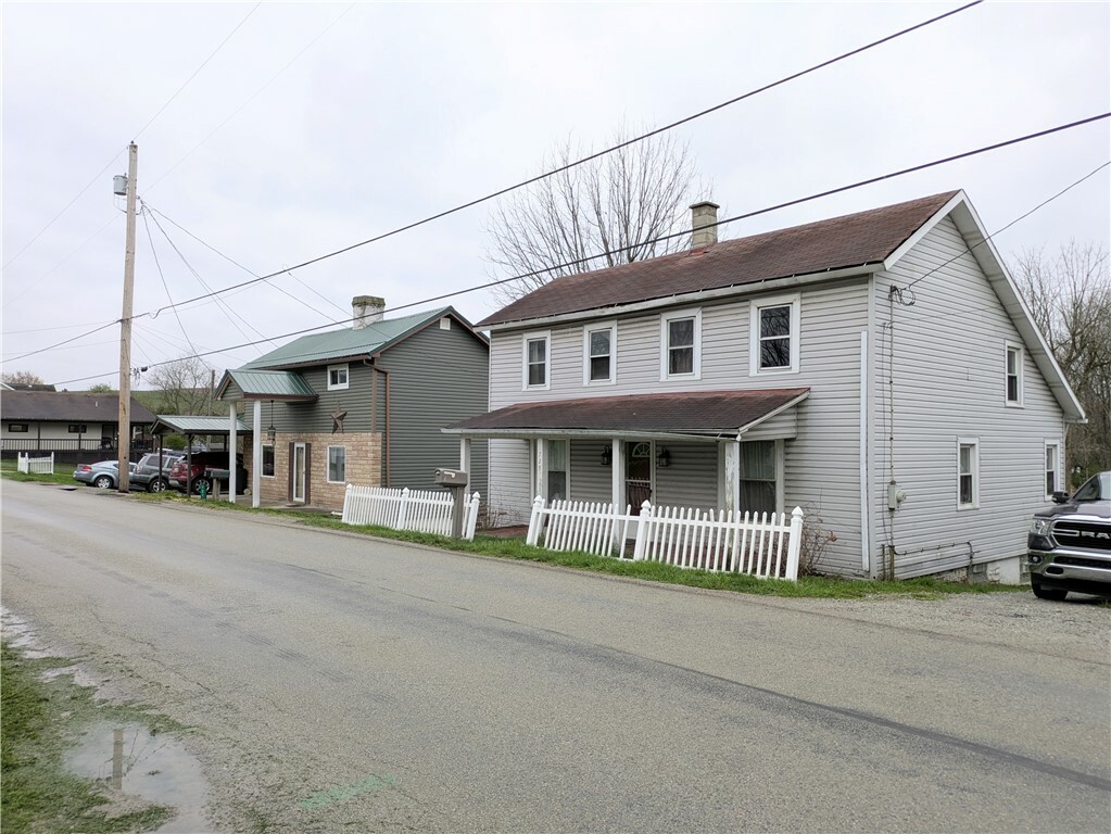 Property Photo: 723 Broadford Rd PA 15425
