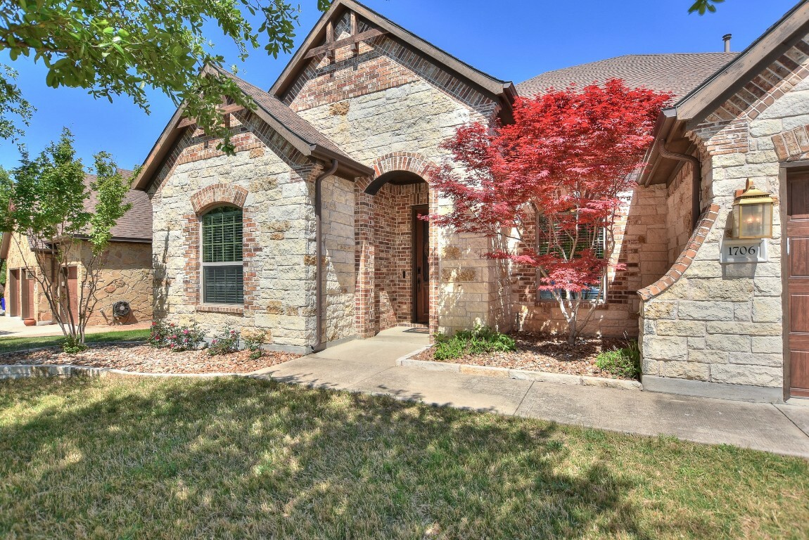 Property Photo: 1706 Ambling Trail TX 78613