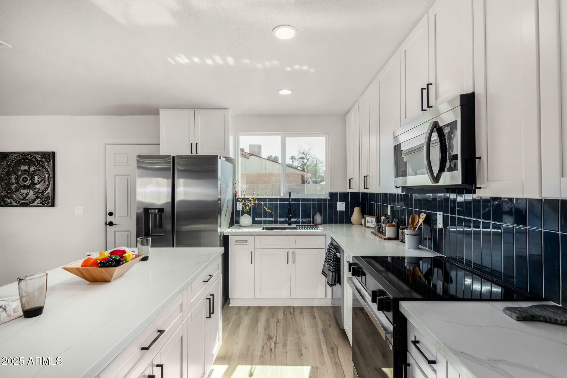 Property Photo: 5604 W Catalina Drive AZ 85031