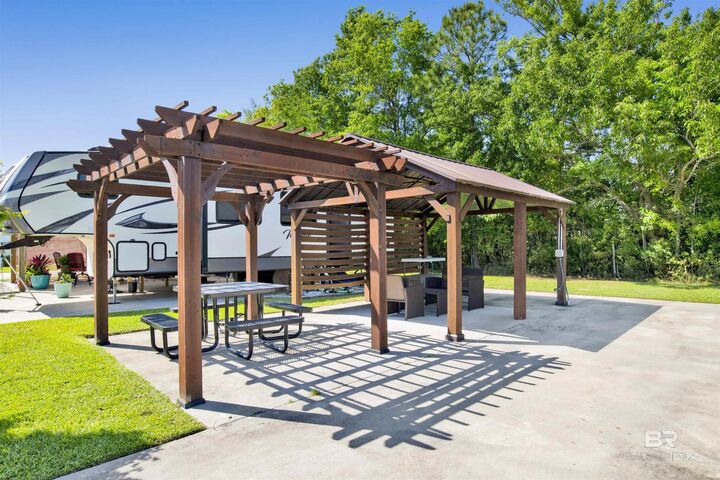 Property Photo: 21240 Miflin Road AL 36535