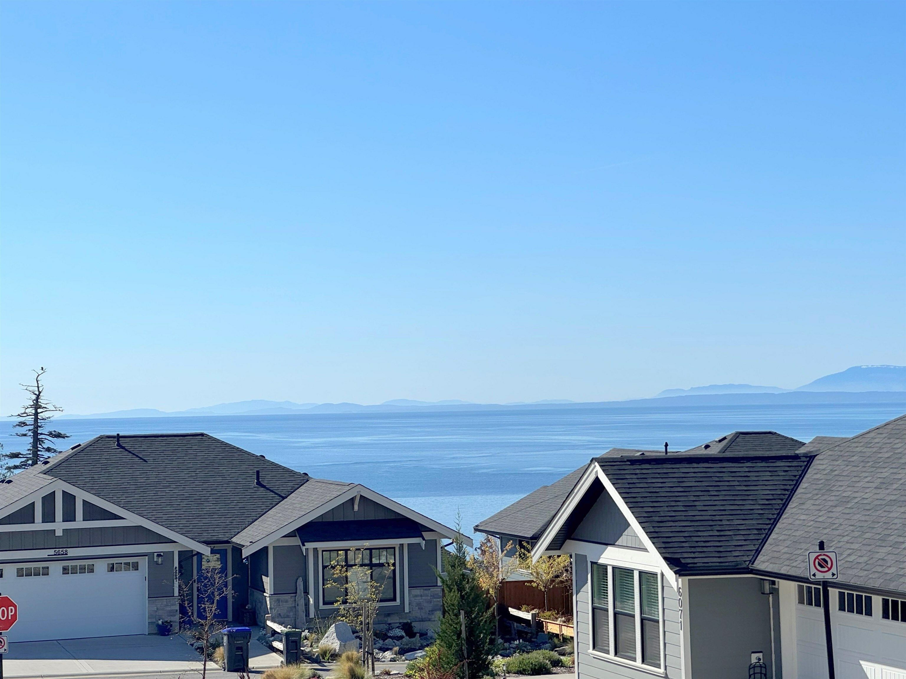 Property Photo: 6078 Kingbird Avenue BC V7Z 0S4