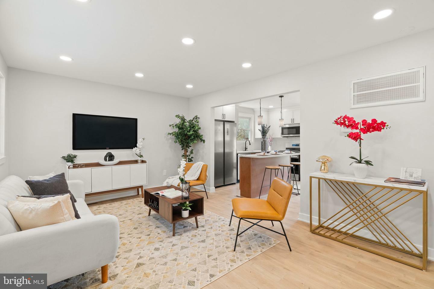 Property Photo: 1102 Nancy Drive PA 19021