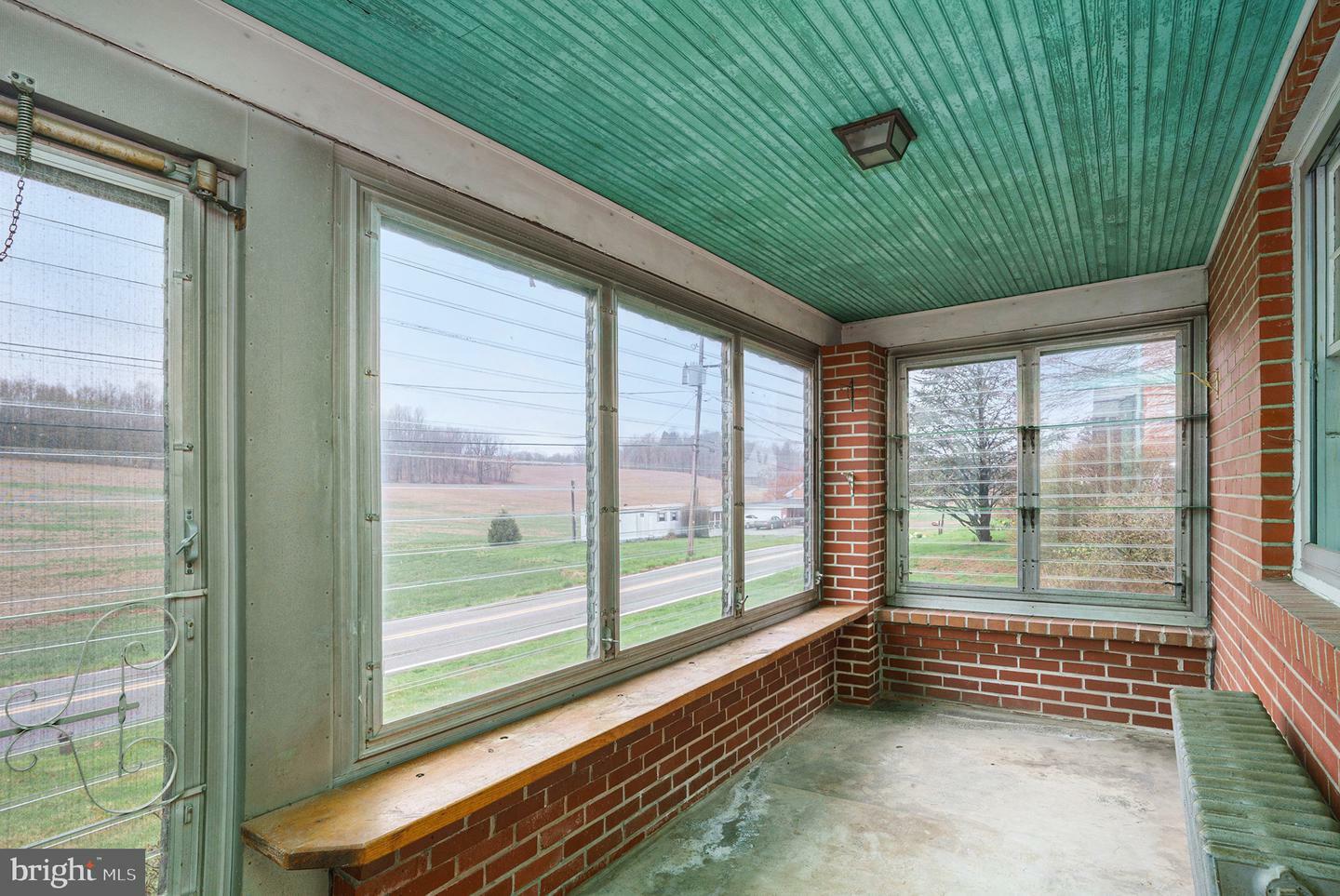Property Photo: 1042 Weisstown Road PA 19512