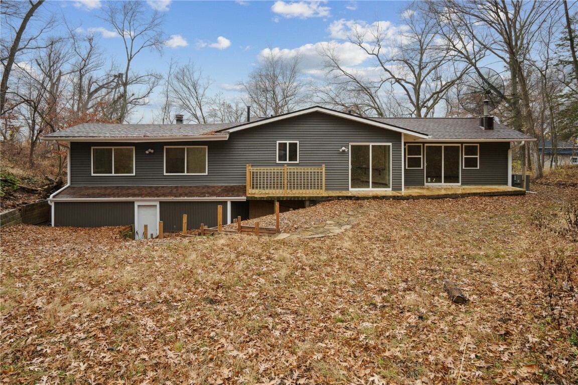 3111 Carroll Drive SE  Cedar Rapids IA 52403 photo