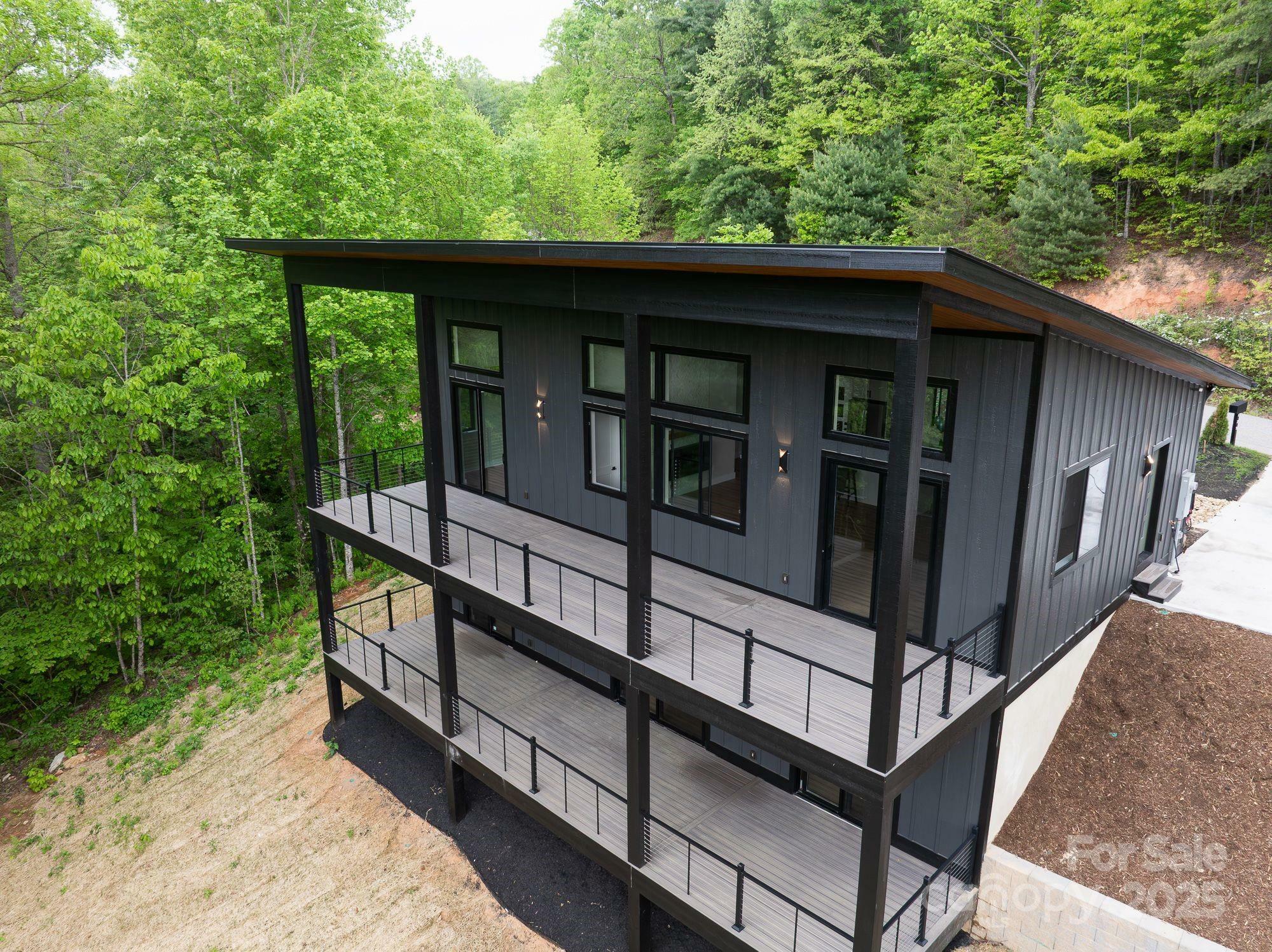 Property Photo: 175 Silverglen Way NC 28792