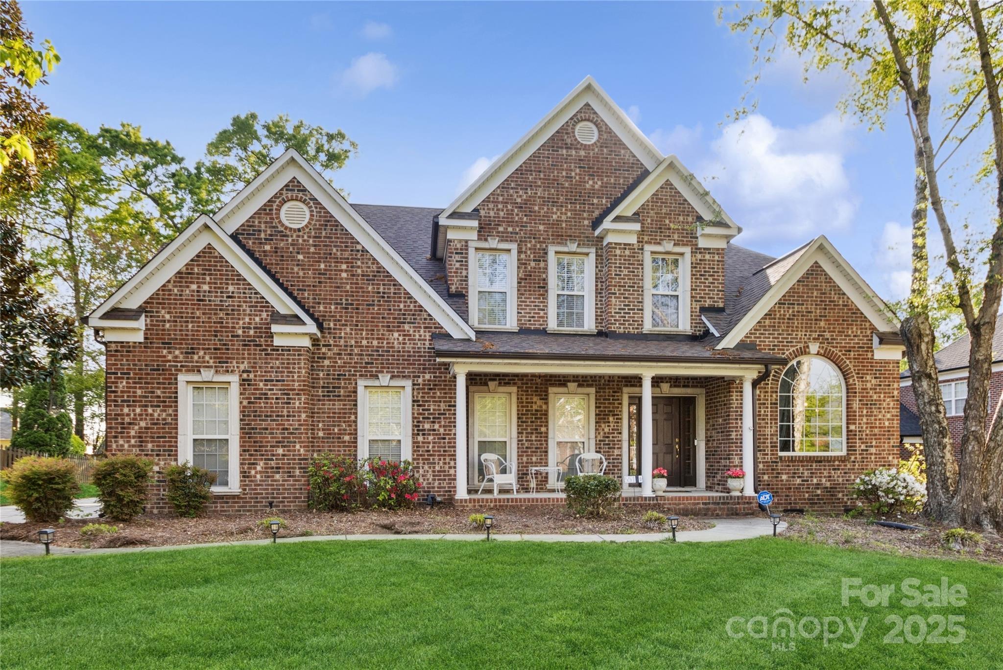 Property Photo: 551 Hemmings Place NW NC 28027