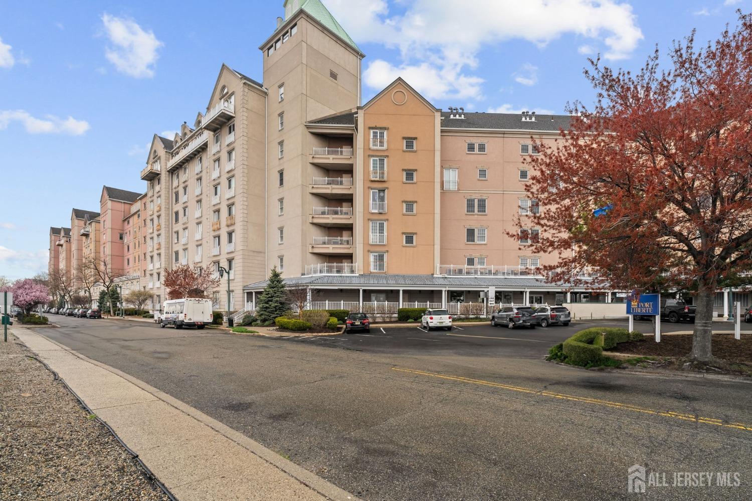 Property Photo:  100 Shearwater Court 31  NJ 07305 