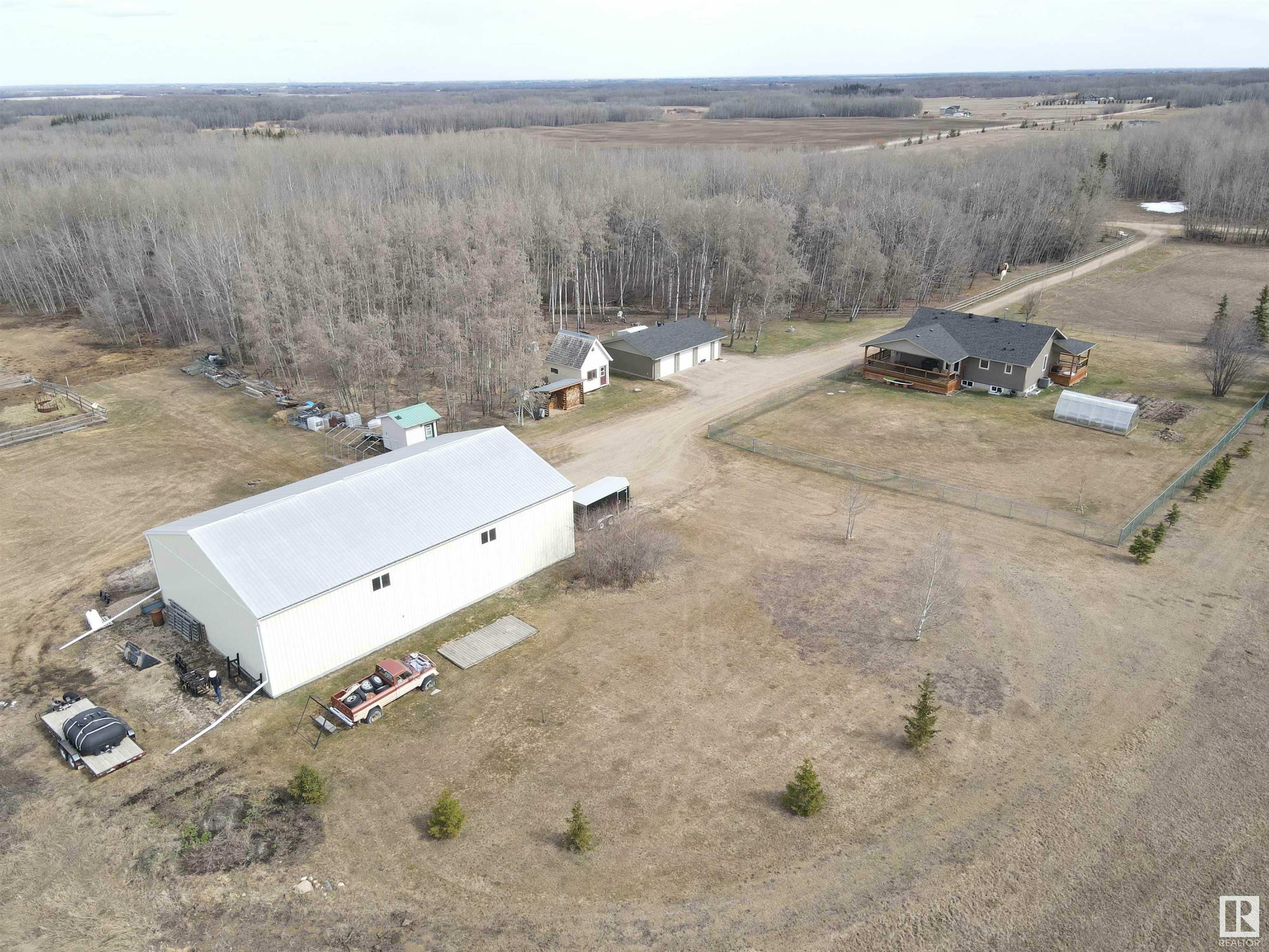 Property Photo: 48072 Rge Road 274 AB T0C 0V0