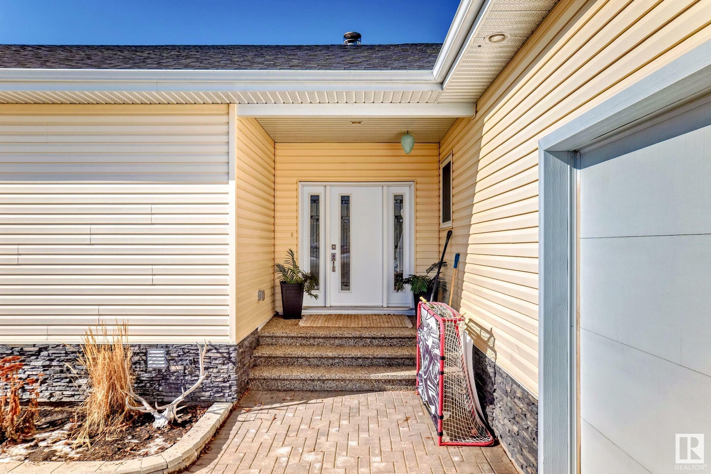 Property Photo: 50322 Rge Road 232 40 AB T4X 0K9