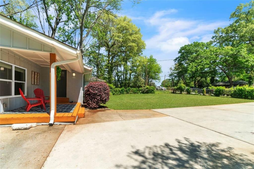 Property Photo: 2793 Horse Shoe Drive GA 30316