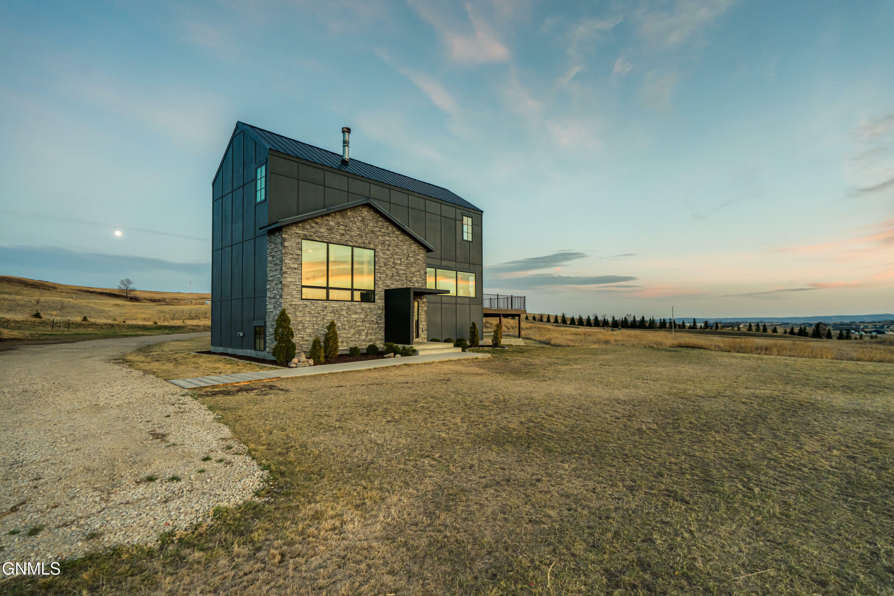Property Photo: 6600 55th Avenue SE ND 58504