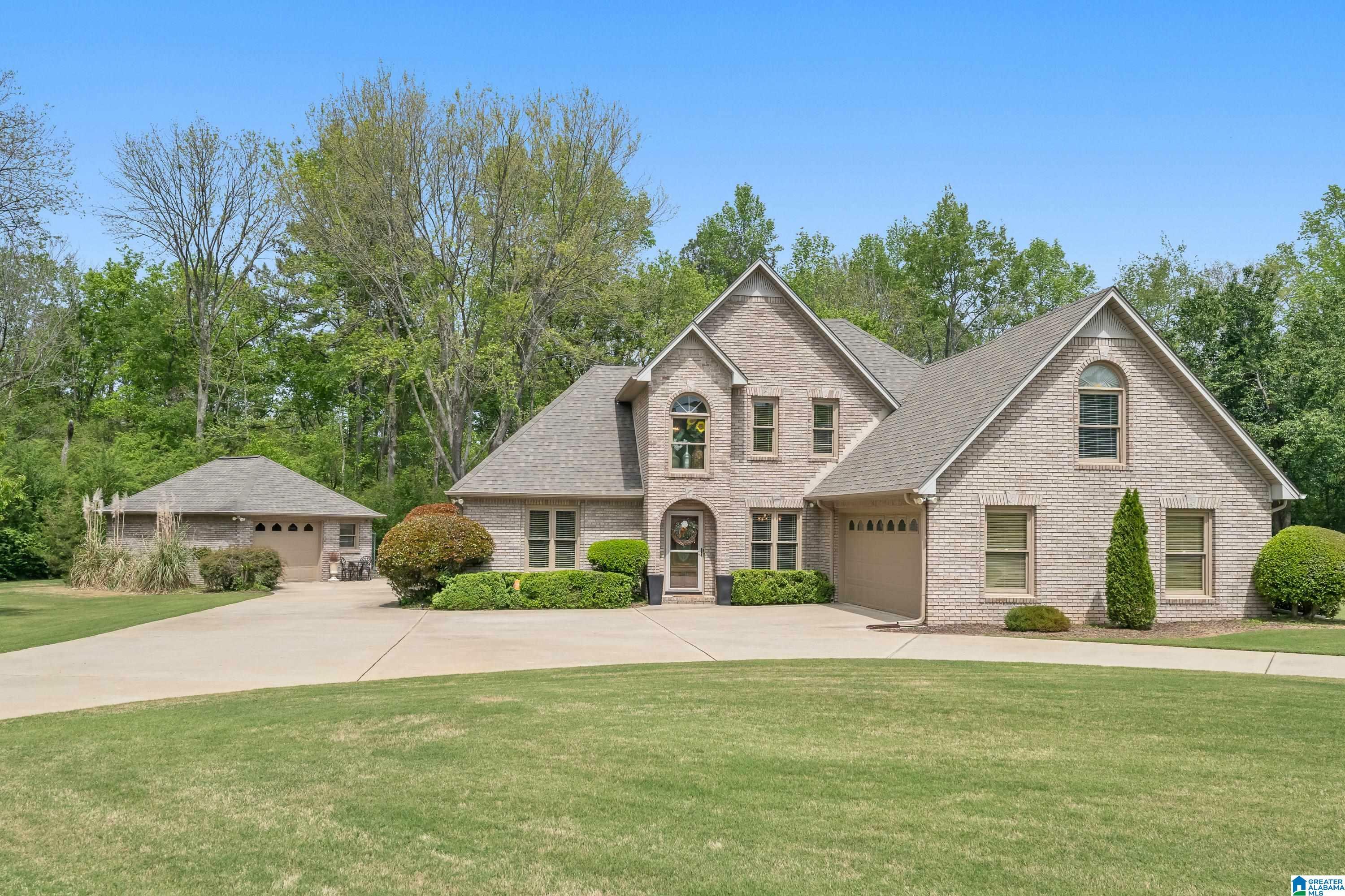 Property Photo: 8021 Creekstone Circle AL 35126