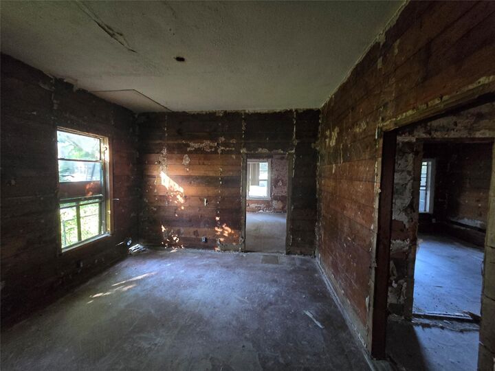 Property Photo: 2005 Cochran Street TX 77009
