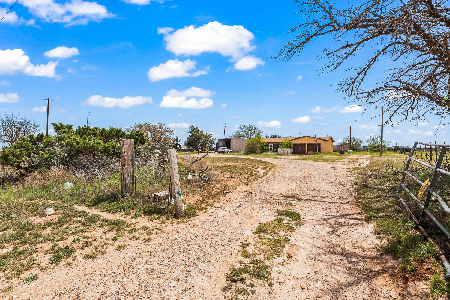 Property Photo: 905 County Road 7900 TX 79423
