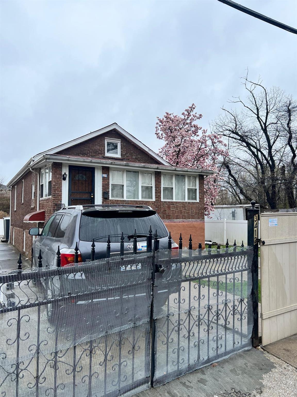 Property Photo: 3412 Hunter Avenue NY 10475