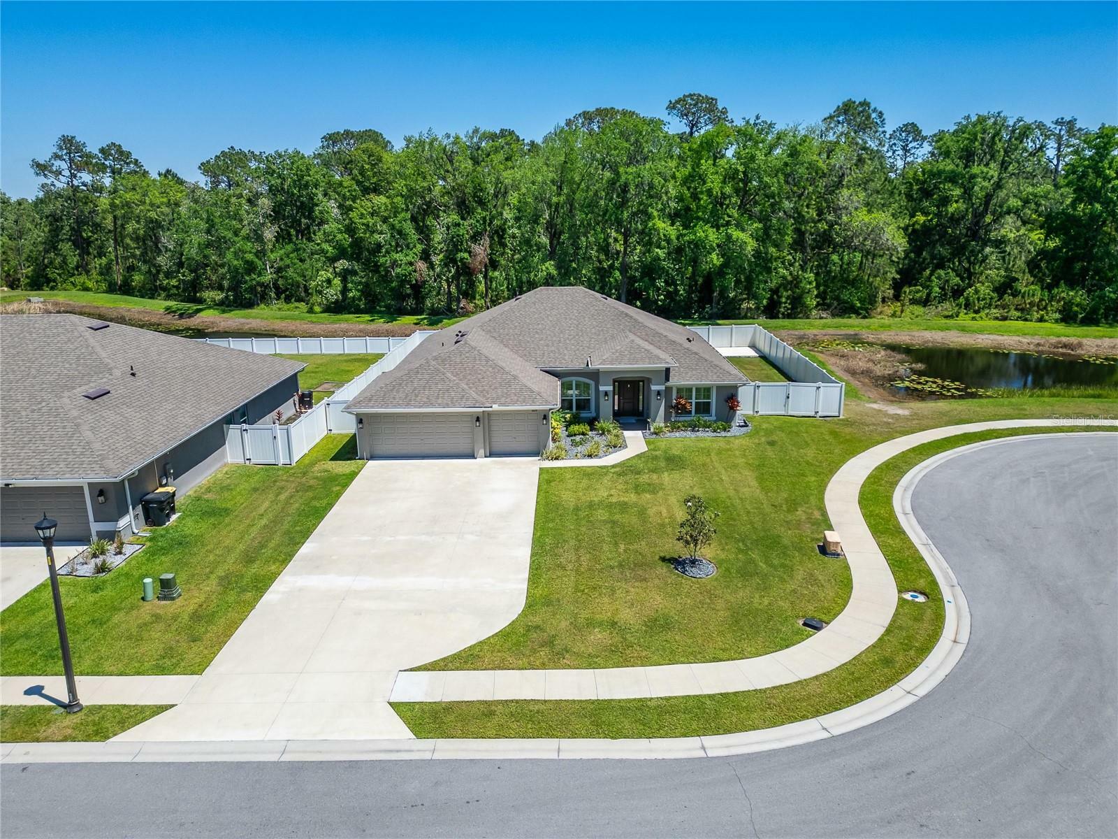Property Photo: 5419 Knights Landing Drive FL 33810