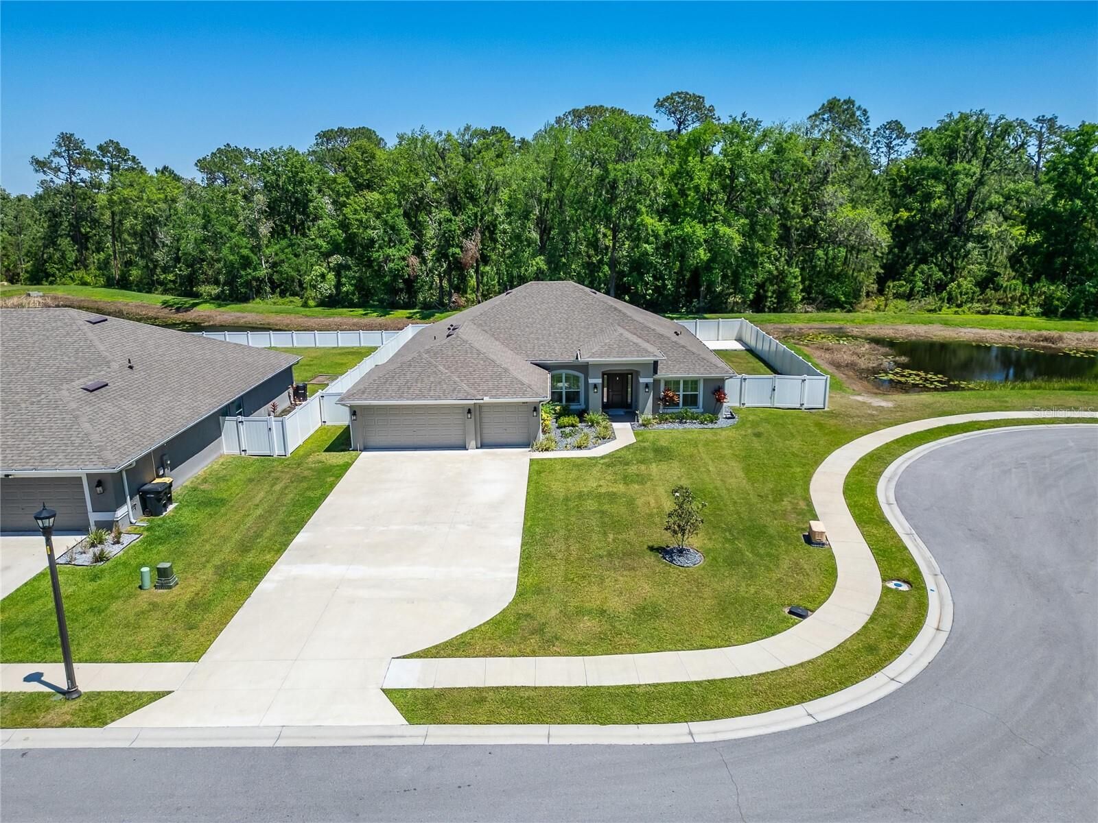 Property Photo: 5419 Knights Landing Drive FL 33810