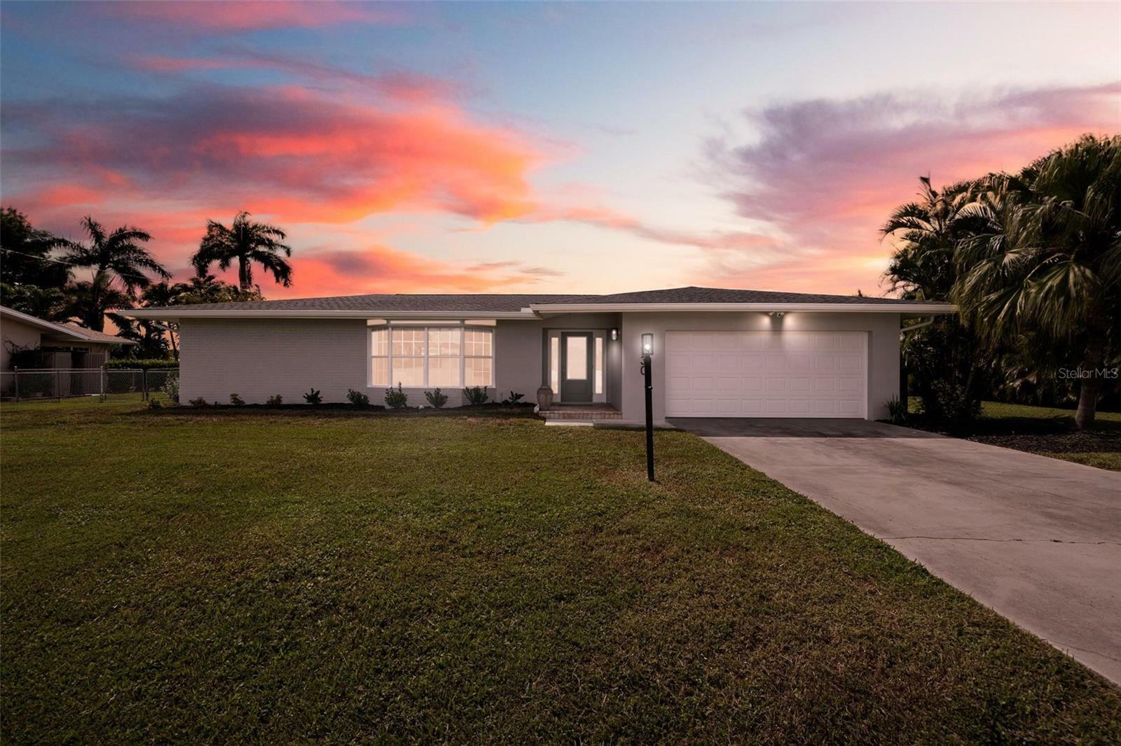 Property Photo:  4930 Edith Esplanade  FL 33904 