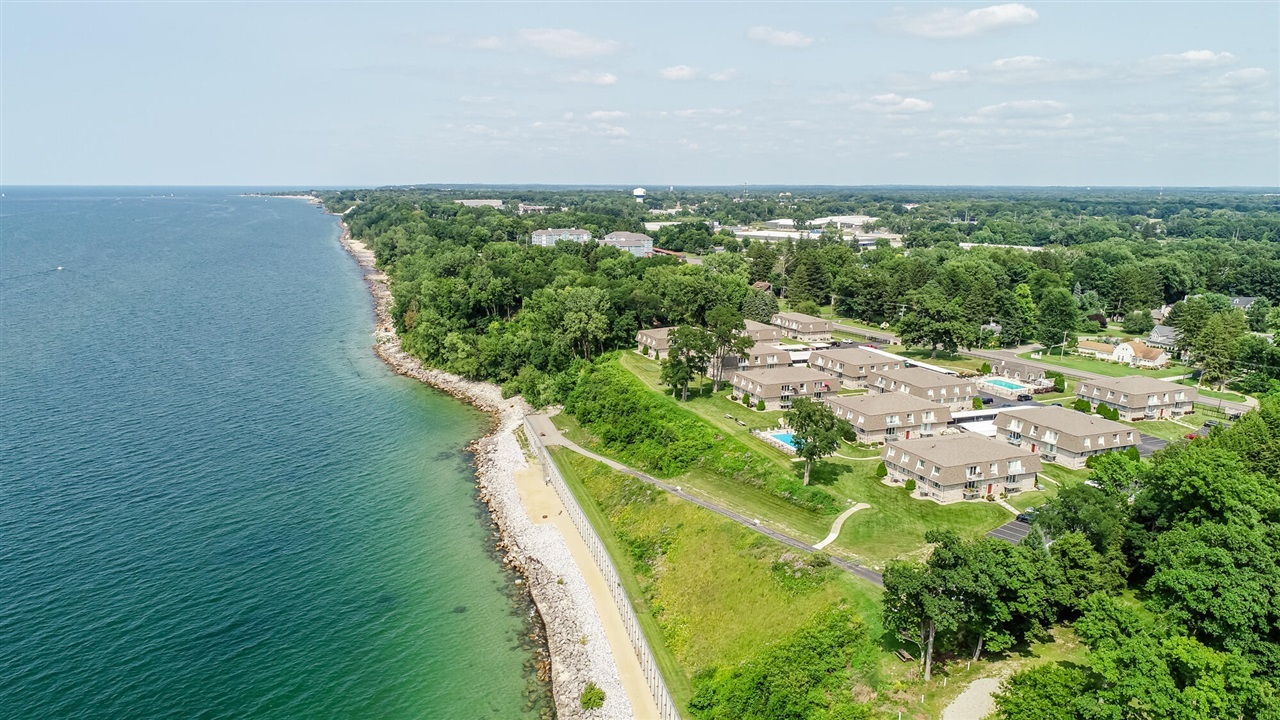 Property Photo: 3622 Lakeshore Drive G 1 MI 49085