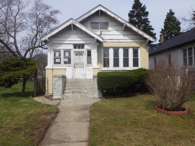 Property Photo: 620 W 111th Street IL 60628