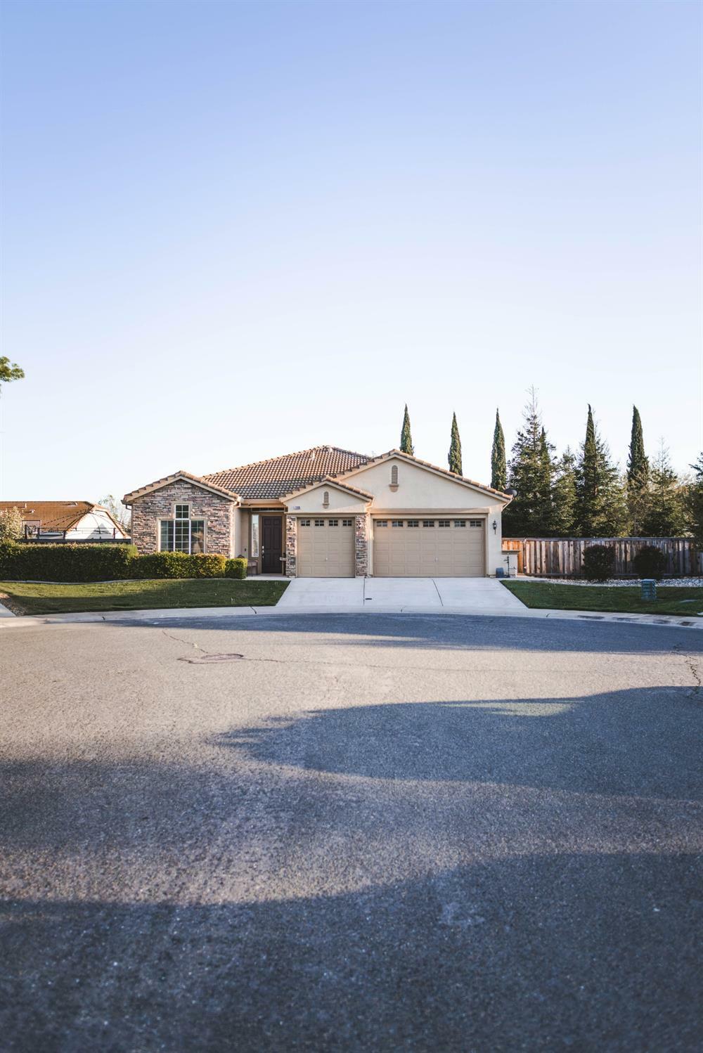 Property Photo: 7886 Dimarco Court CA 95829