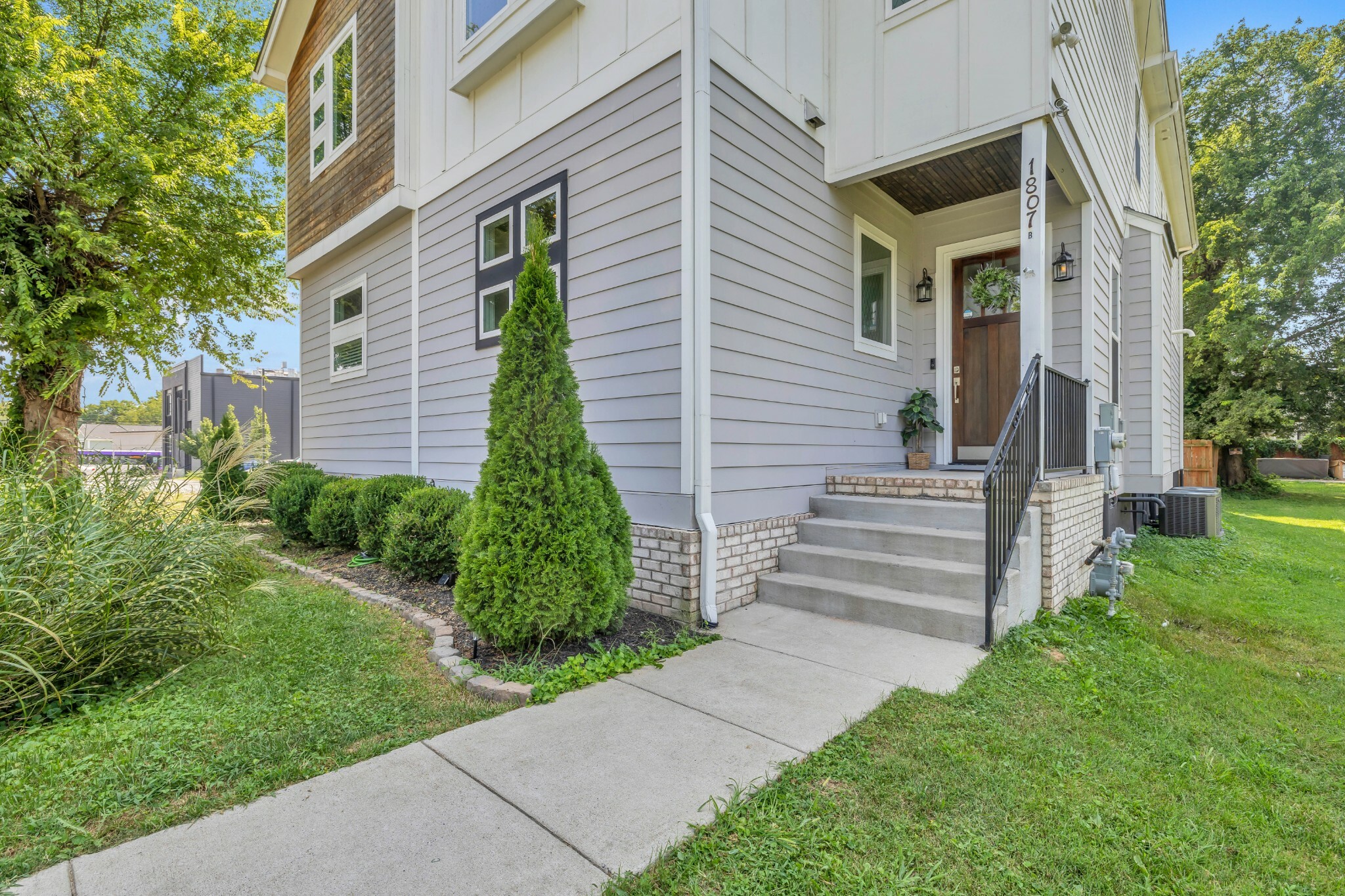 Property Photo: 1807B 14th Ave N TN 37208