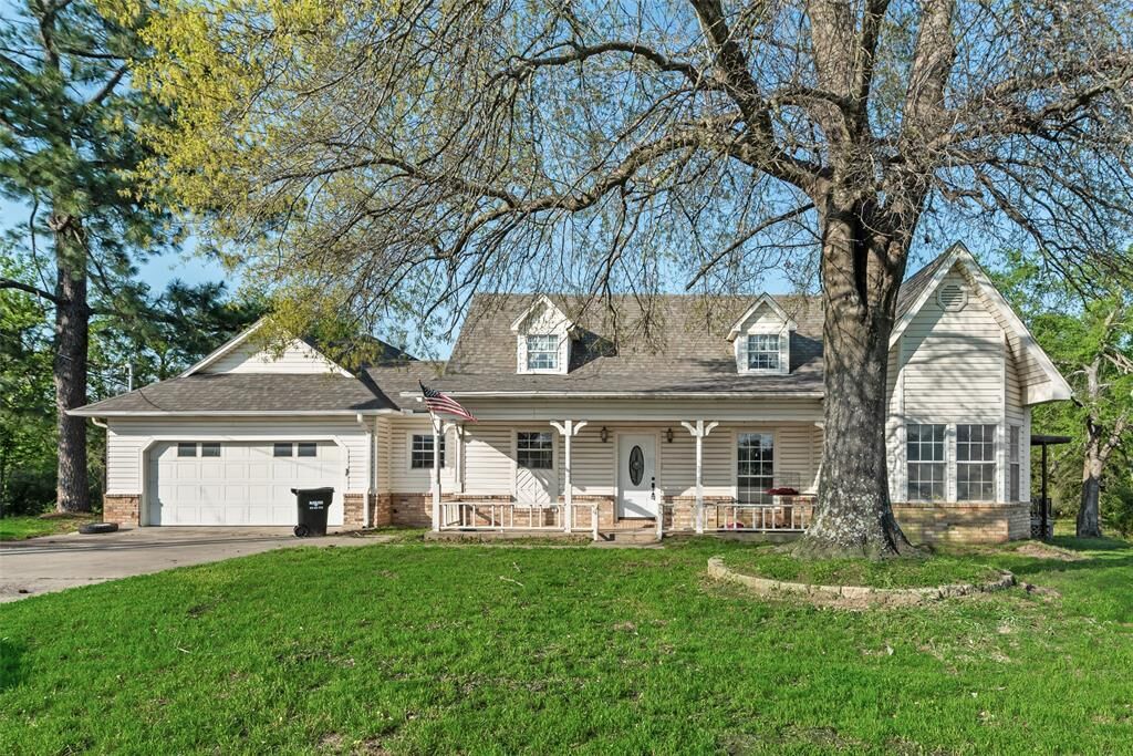 Property Photo:  330 W Quitman Street  TX 75440 
