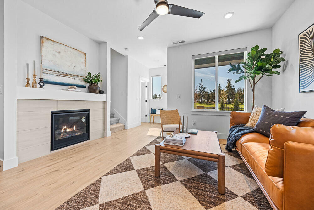 Property Photo: 20716 SE Scout Place OR 97702