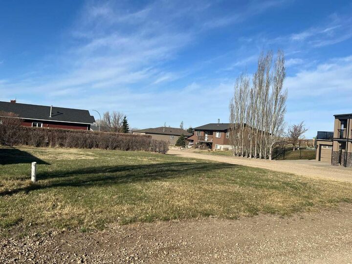 Property Photo:  446 Sunset Drive  AB T0L 0R0 