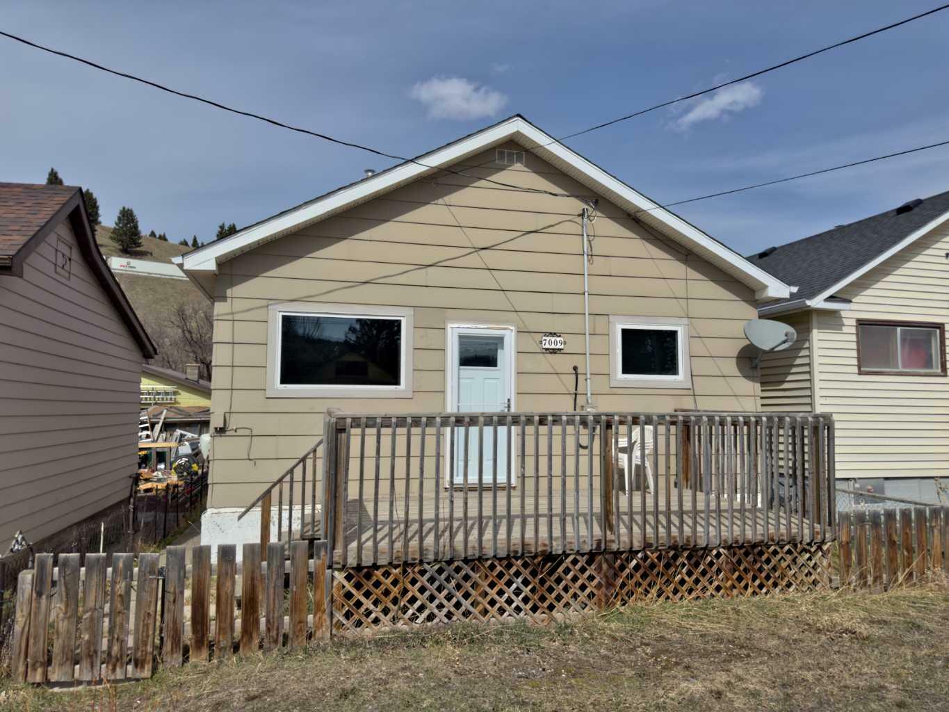 Property Photo: 7009 18 Avenue AB T0K 0M0