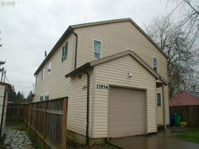 Property Photo: 11934 SE Harold St OR 97266