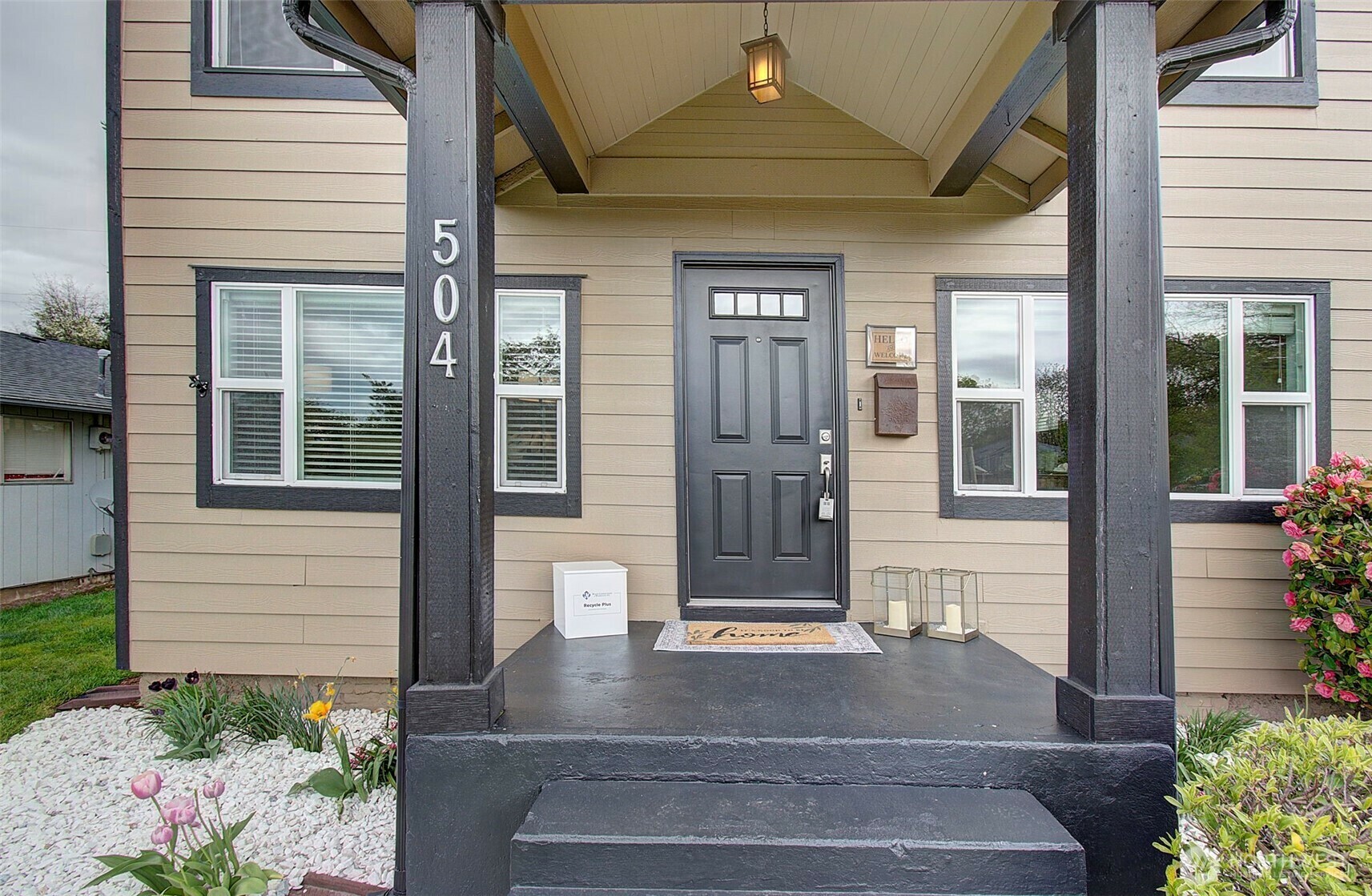 Property Photo: 504 W 31st Street WA 98660