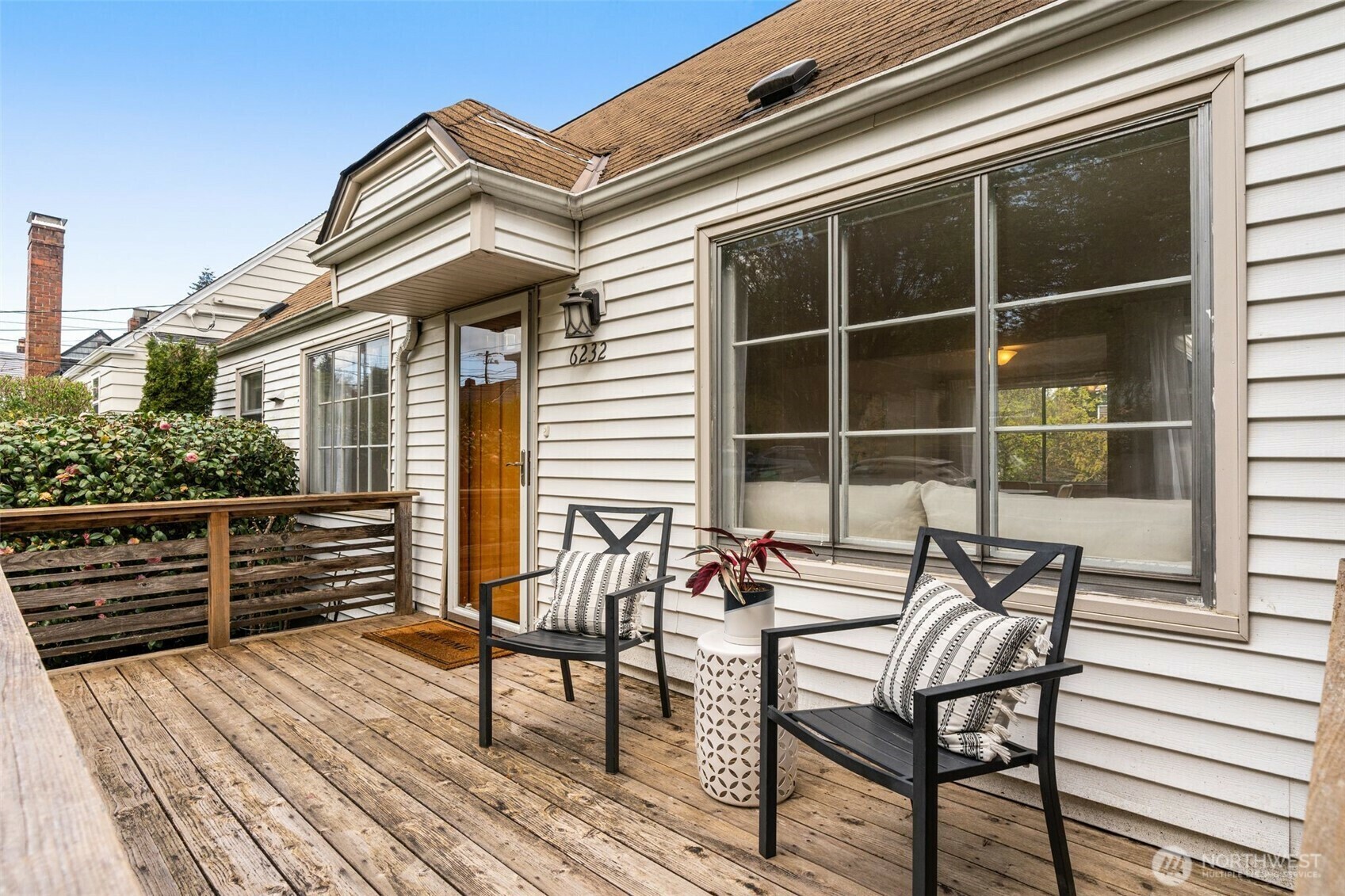 Property Photo: 6232 38th Avenue NE WA 98115