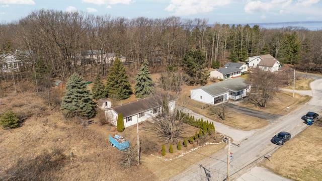 Property Photo:  7129 Hilltop Avenue  MI 49686 