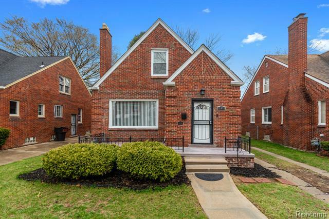 Property Photo: 18450 Pinehurst Street MI 48221