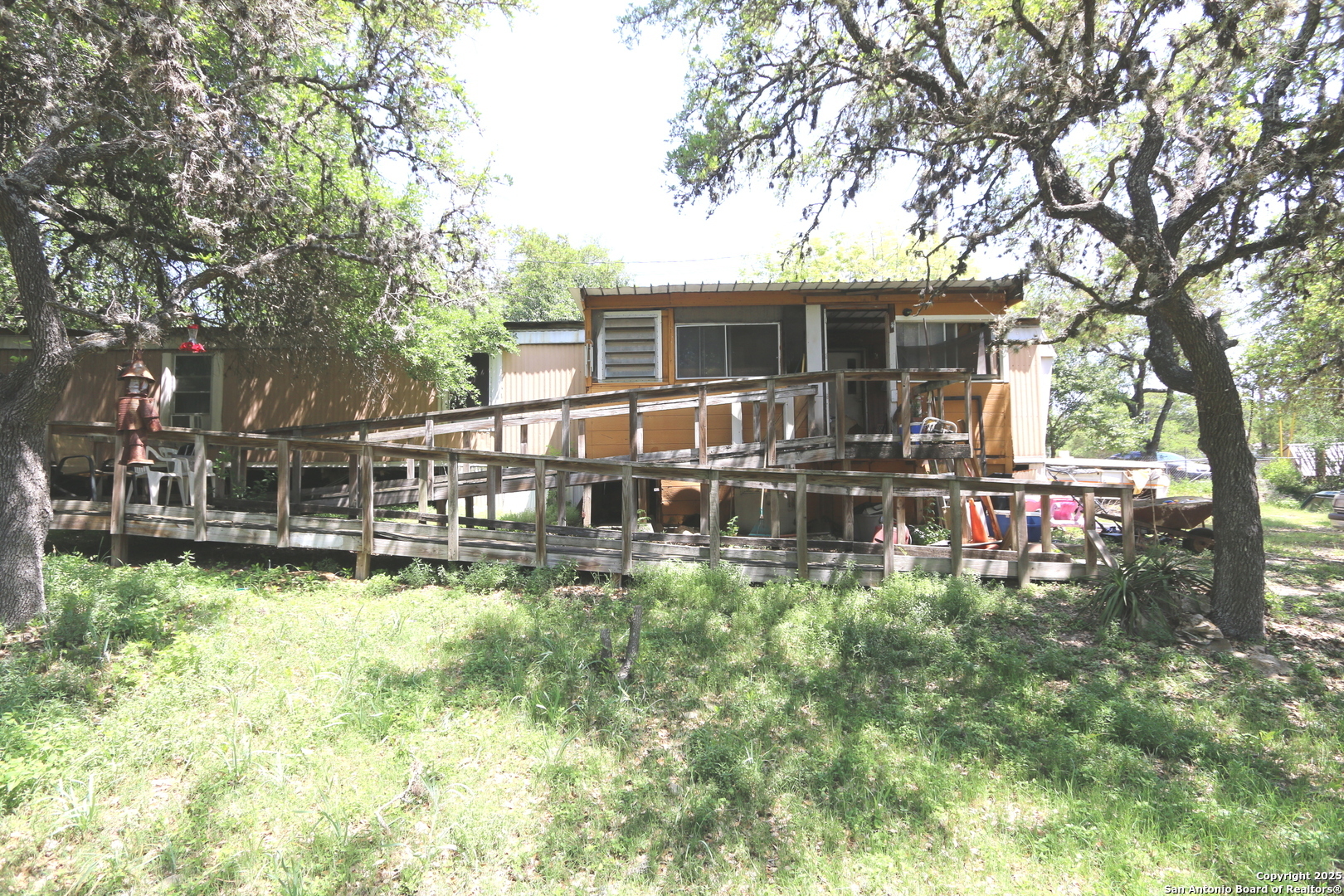 Property Photo: 714 Wickford Way TX 78133