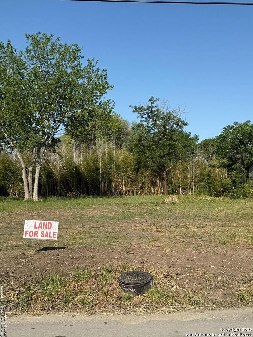 Property Photo: 1316 N San Marcos TX 78155