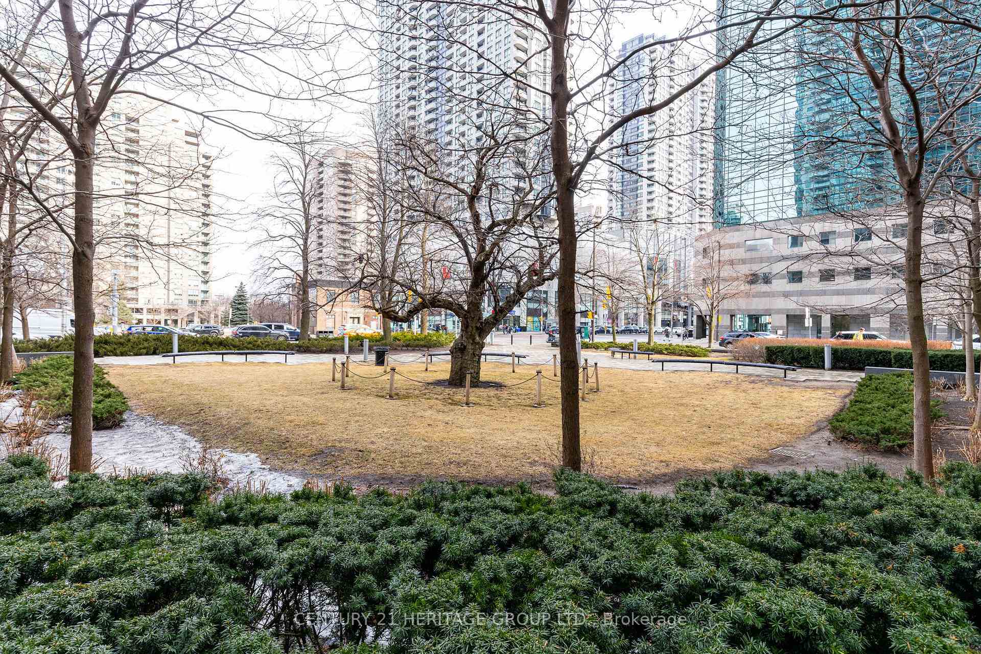 Property Photo: 5168 Yonge Street 3701 ON M2N 0G1
