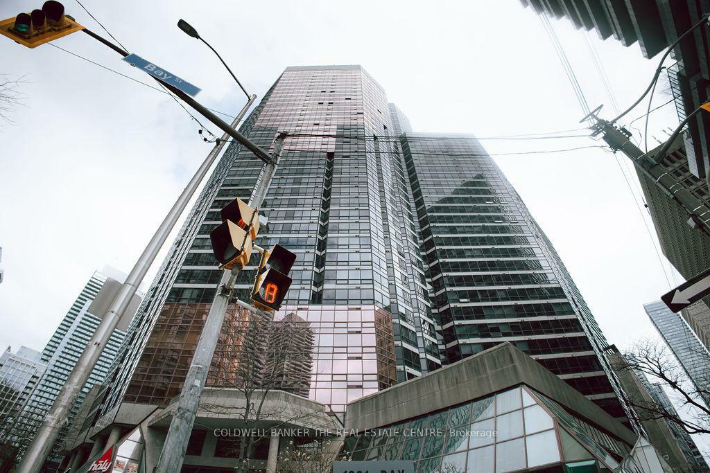 Property Photo: 1001 Bay Street 303 ON M5S 3A6