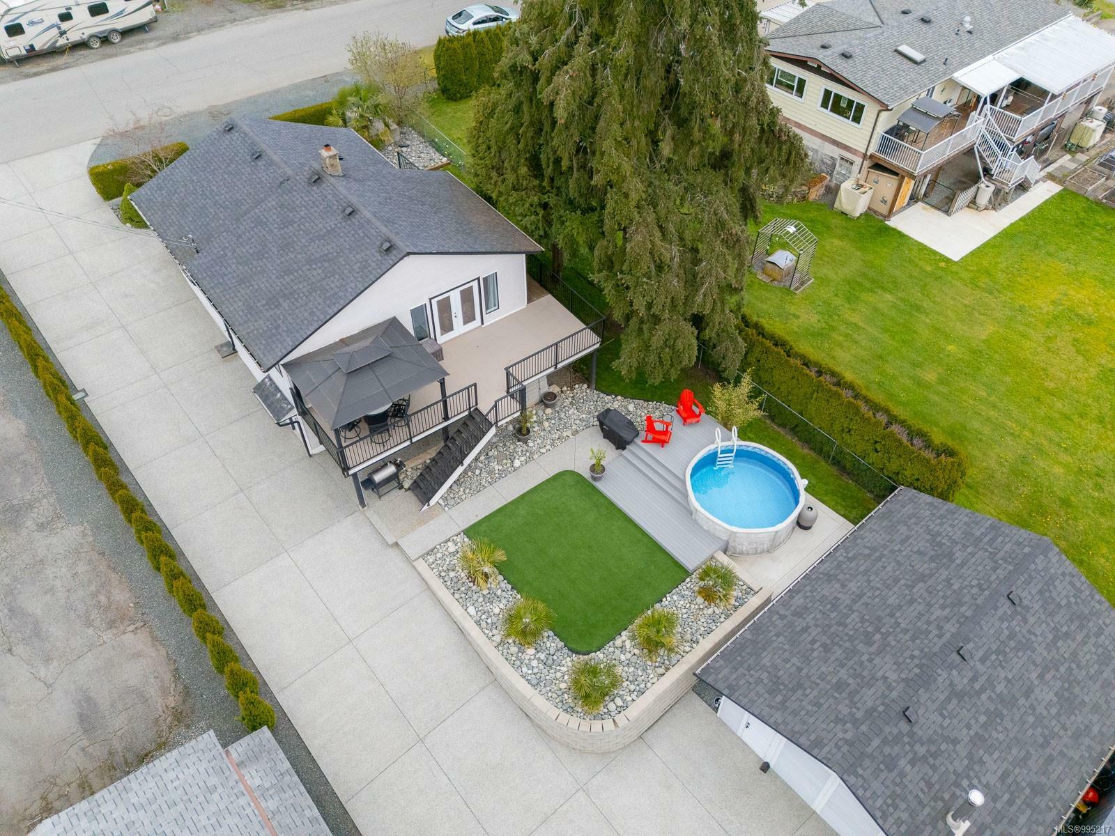 Property Photo: 2139 Minto Ave BC V9X 1R7
