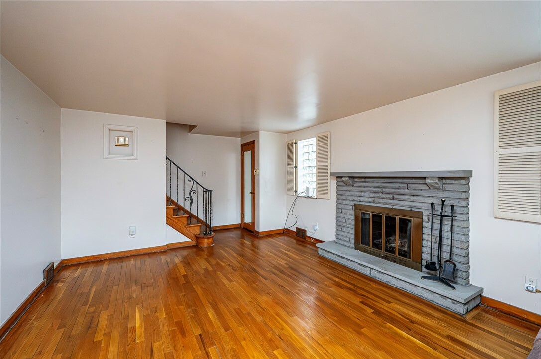 Property Photo: 224 Churchill Rd PA 15145